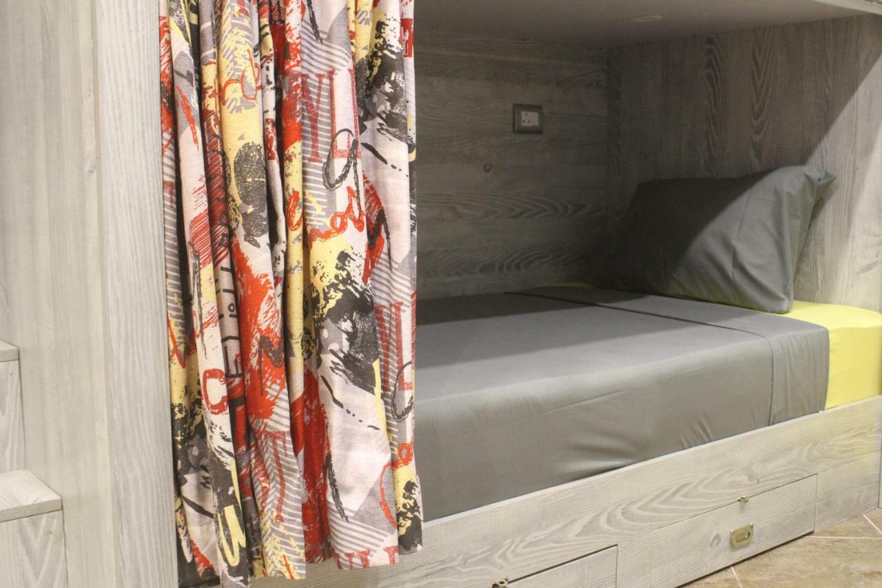 Marina Square Hostel Gurdaka